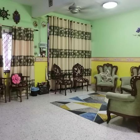 Kluang Barat Homestay Екстер'єр фото