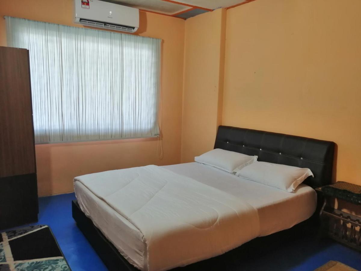 Kluang Barat Homestay Екстер'єр фото