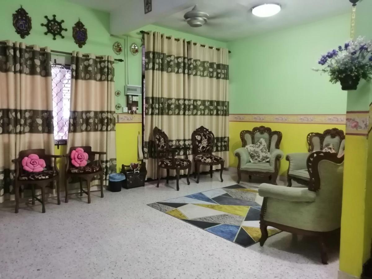 Kluang Barat Homestay Екстер'єр фото