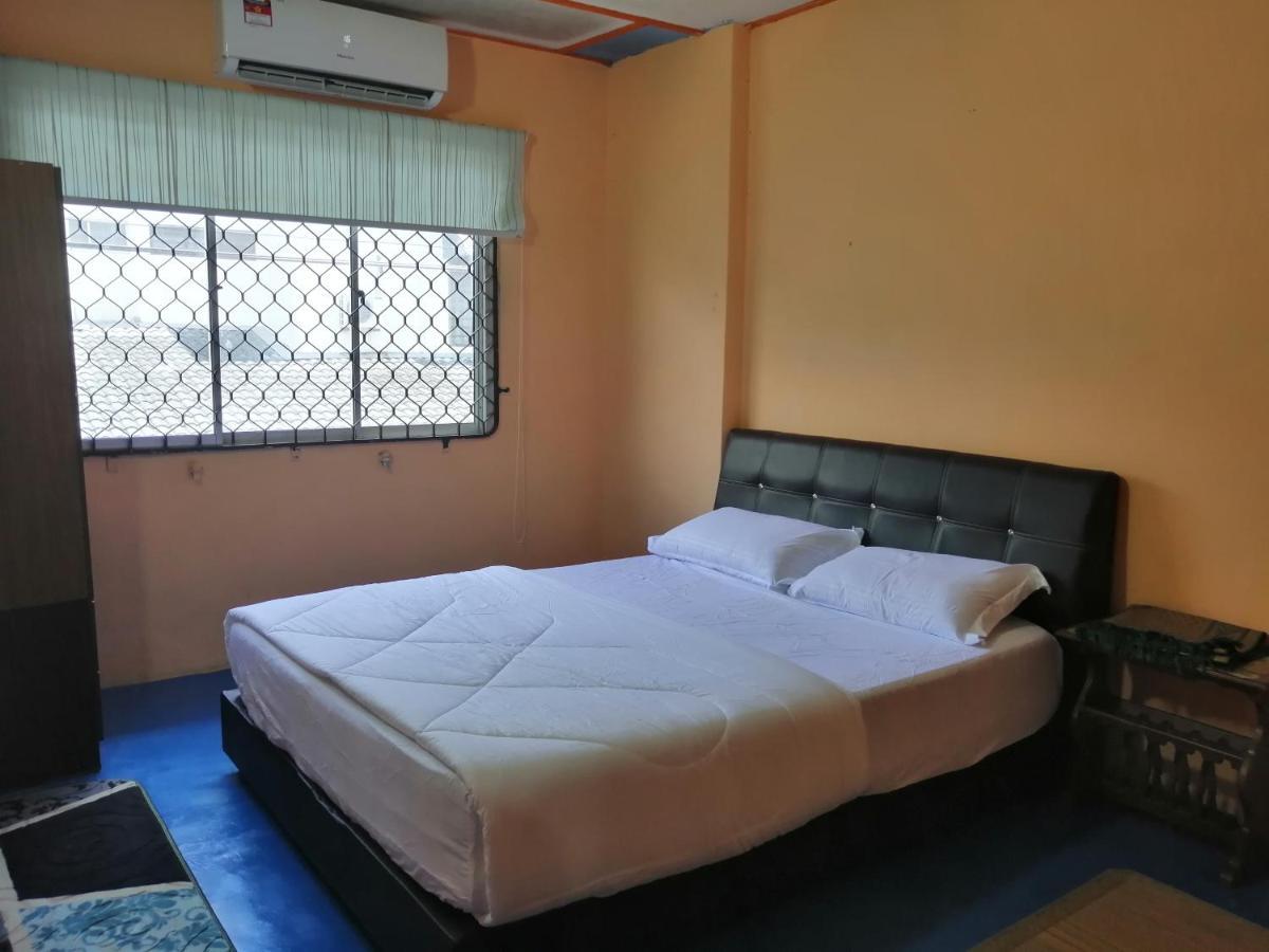 Kluang Barat Homestay Екстер'єр фото