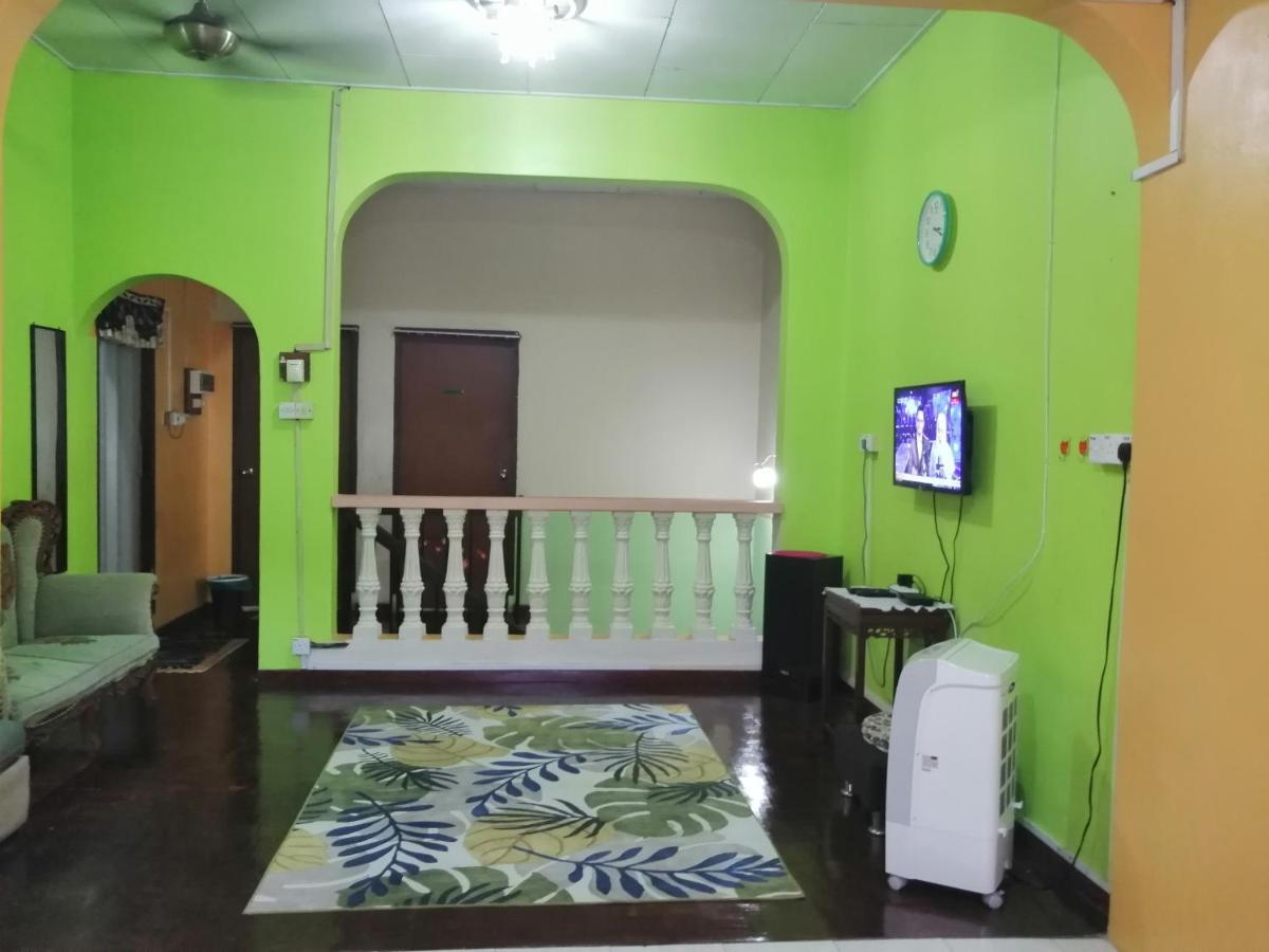 Kluang Barat Homestay Екстер'єр фото