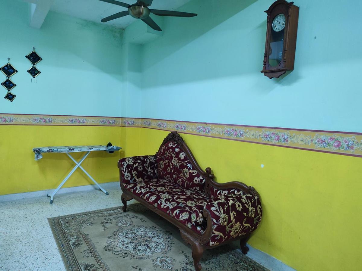 Kluang Barat Homestay Екстер'єр фото